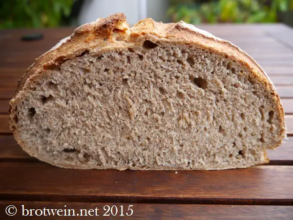 Brot: Landbrot Weizen-Dinkel-Roggen mit Roggensauerteig