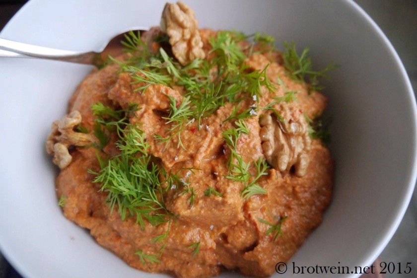 Muhammara - orientalische Paprika-Walnuss-Paste für Mezze - Brotwein