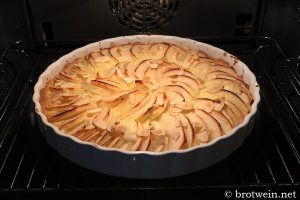 Apfelkuchen mit Rührteig - einfacher Rührkuchen mit Apfel