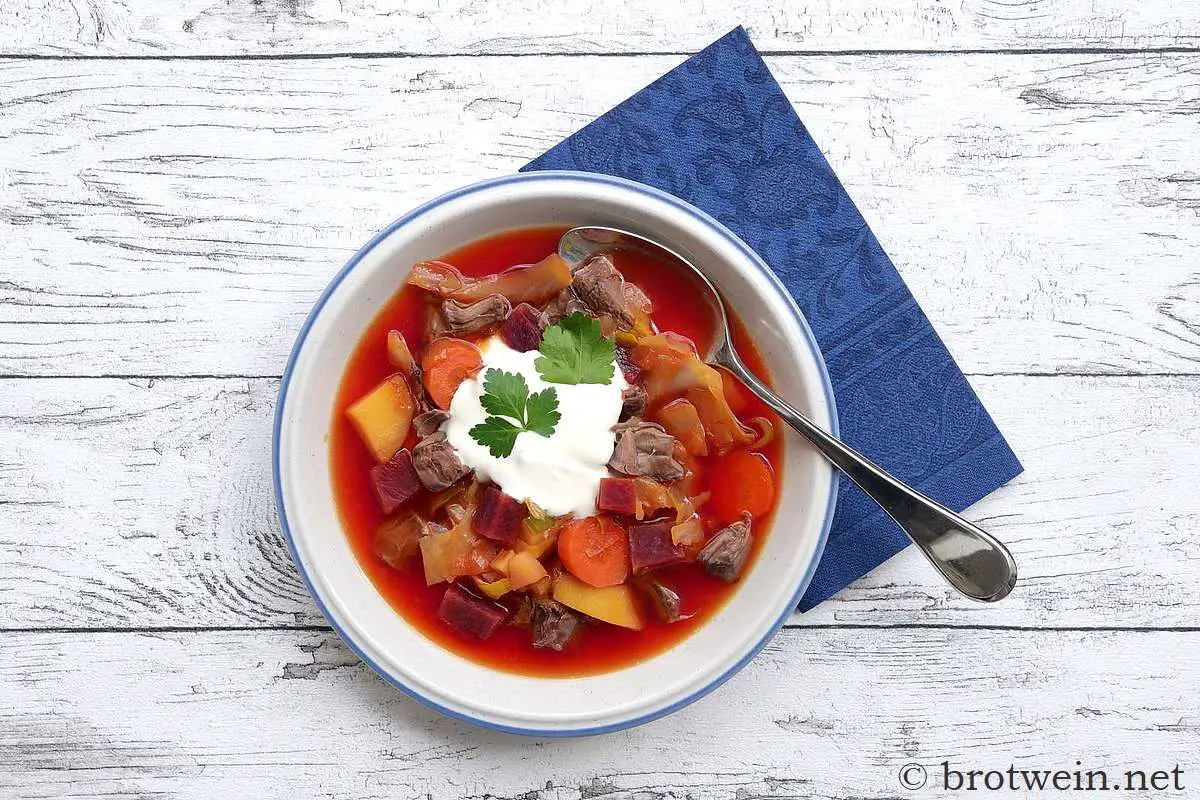 Borschtsch - Rezept für Rote Bete Suppe