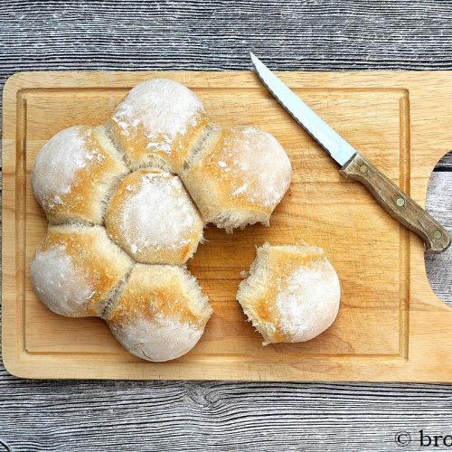 Blütenbrot - französisches Weißbrot in Blütenform