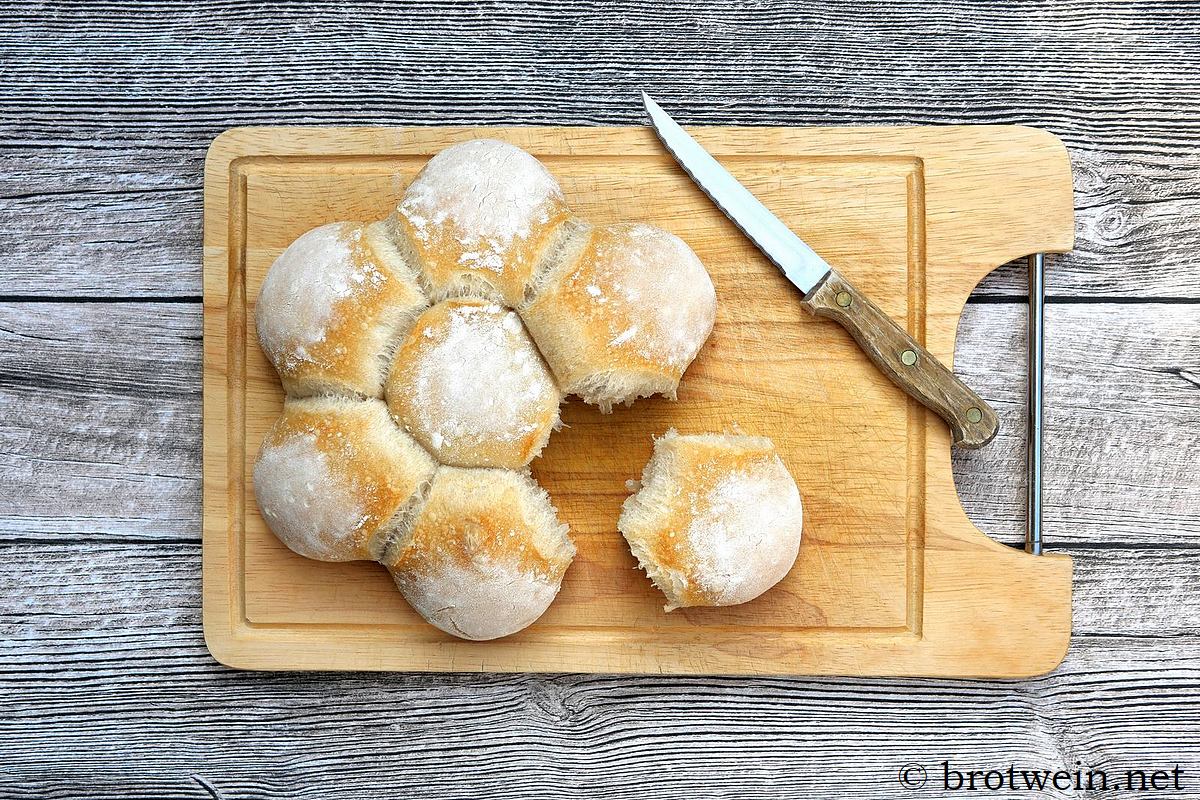 Blütenbrot - französisches Weißbrot in Blütenform