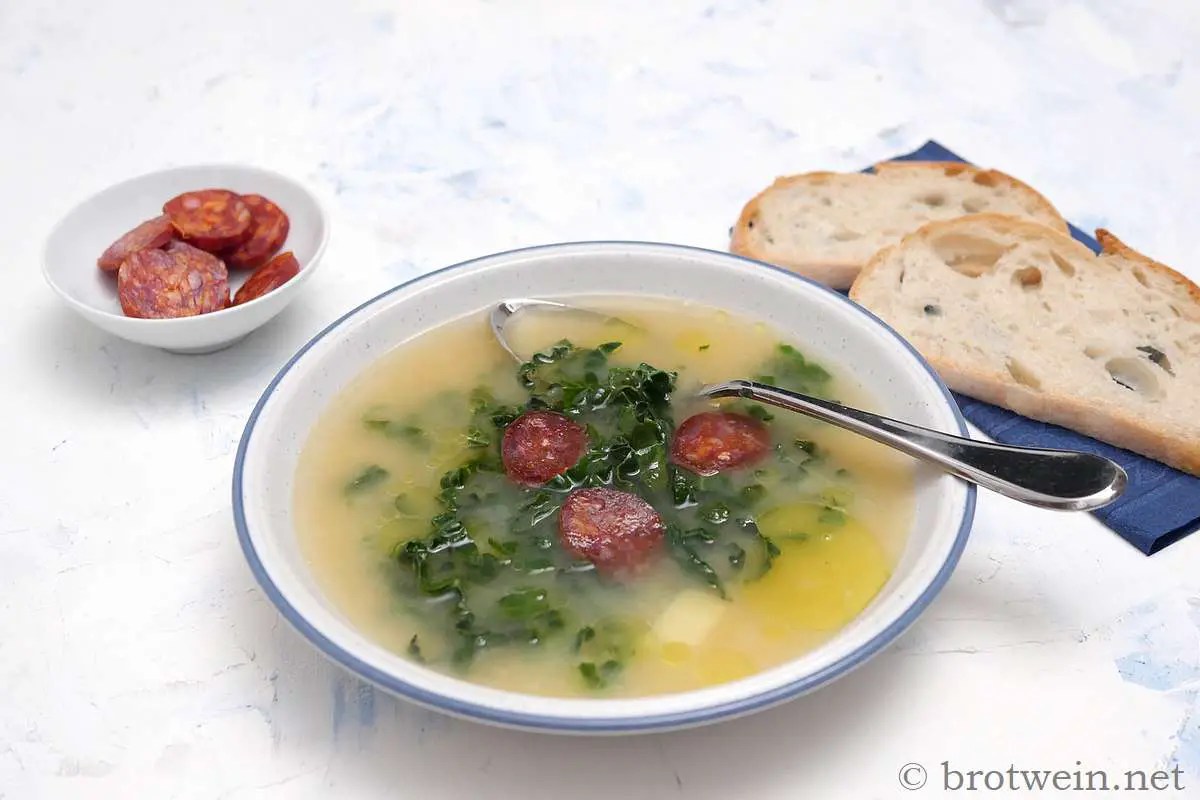 Caldo Verde – Portugiesische Suppe mit Kohl