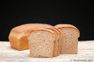 Dreikorntoast - Mehrkorn Toastbrot mit Weizen, Roggen und Dinkel