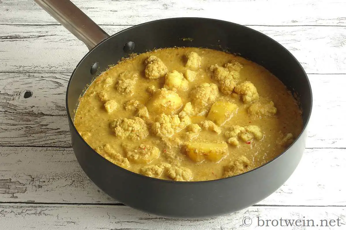 Blumenkohl-Kartoffel-Curry - vegetarisches indisches Gemüsecurry
