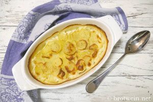 Gratin dauphinois - cremiges Kartoffelgratin mit rohen Kartoffeln