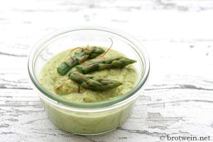 Spargelpesto zu Pasta und als Aufstich auf Brot