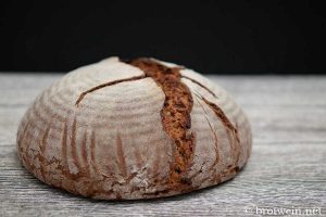 Kärntner Bauernbrot kräftiges Roggenmischbrot mit Sauerteig
