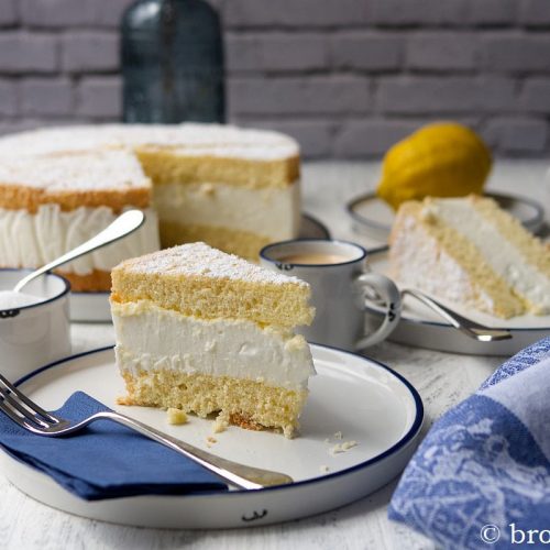 Käsesahnetorte Rezept - Omas fluffiger Tortenklassiker