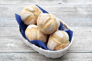 Kaisersemmel handgeschlagen - Kaiserbrötchen