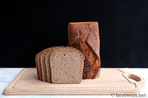 Einfaches Kastenbrot - Rezept als Weizenmischbrot