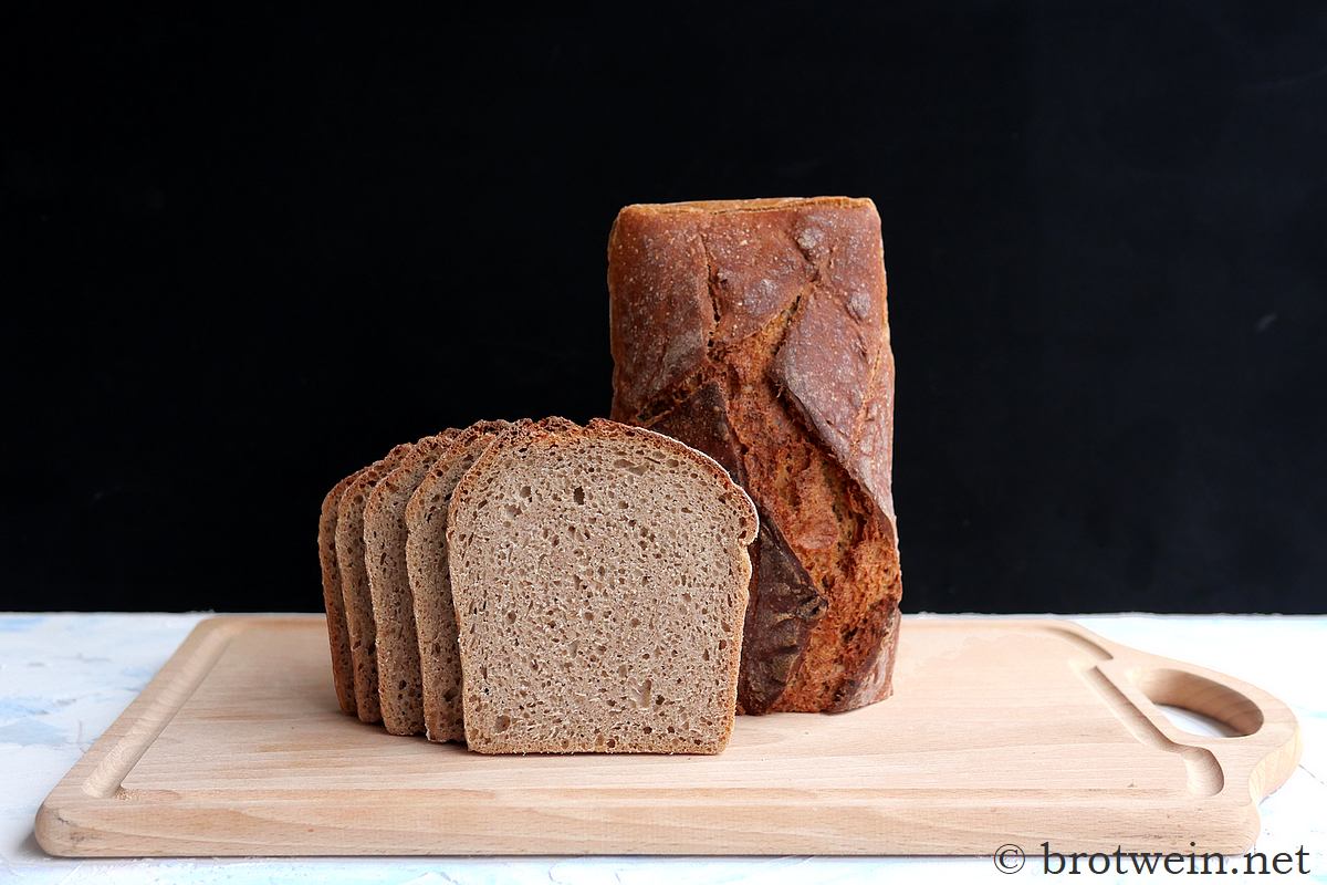 Einfaches Kastenbrot - Rezept als Weizenmischbrot