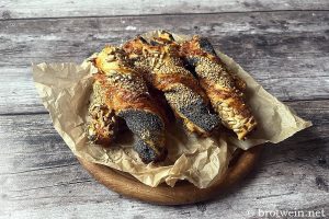 Knusperstangen - Rezept für herzhafte Blätterteigstangen