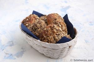 Körnerbrötchen über Nacht selber backen