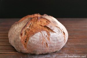 Krustenbrot mit Sauerteig als mildes Weizenmischbrot