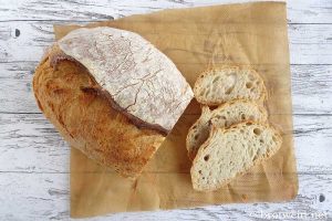 Mediteranes Weißbrot - Rezept mit Hartweizen und über Nacht Gare