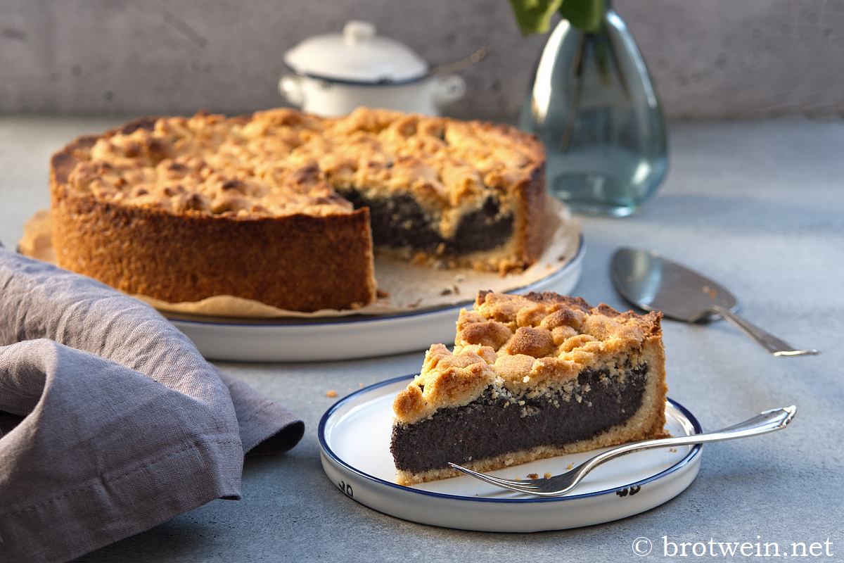 Mohnkuchen mit Streuseln - Omas saftiger Klassiker