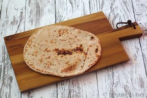 Naan - indisches Fladenbrot aus der Pfanne