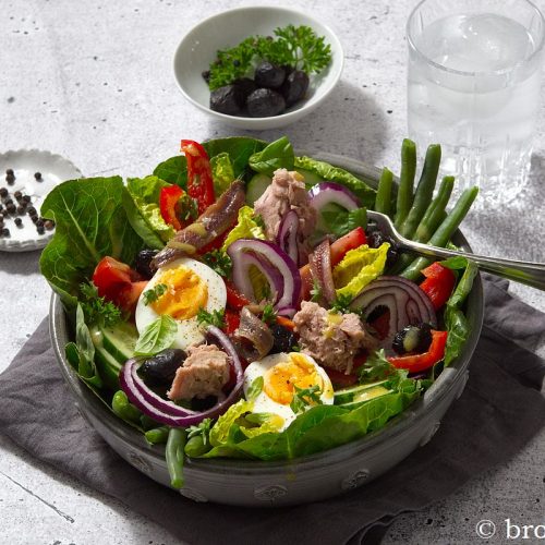 Nizza Salat mit Thunfisch und Ei - Rezept für original Salade Niçoise