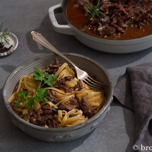 Ochsenschwanzragout – Rezept für geschmorter Ochsenschwanz