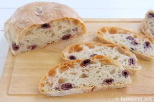 Olivenbrot Rezept - Brot mit Oliven selber backen