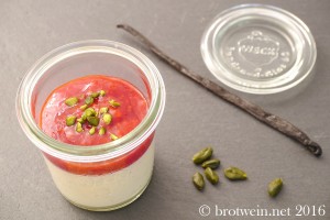 Pann cotta mir Himbeersauce
