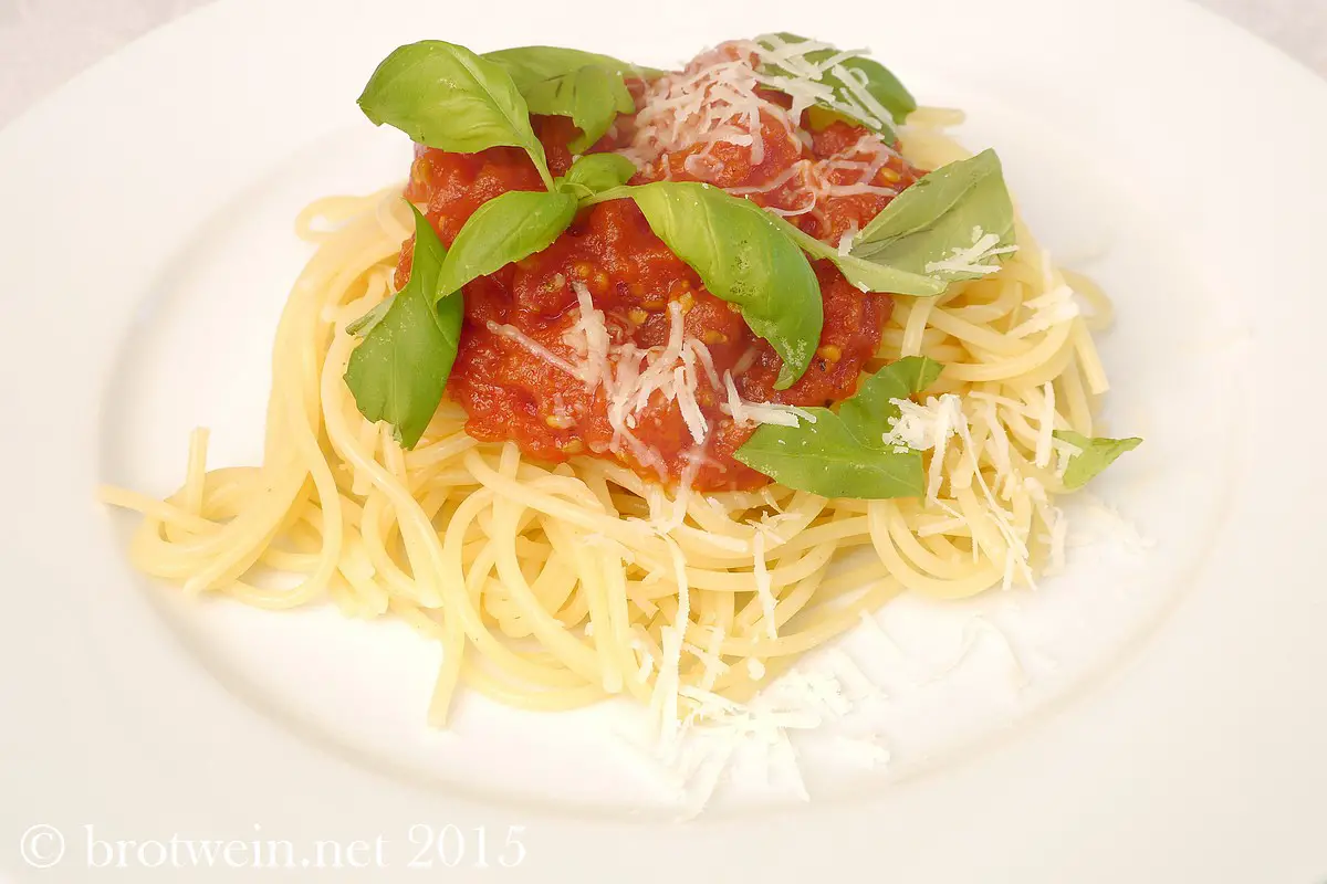 Spaghetti mit ofengerösteten Tomaten