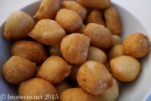 Pittole - frittierte Hefeteigbällchen