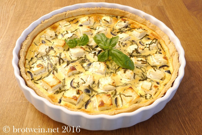 Schafskäse-Oliven-Basilikum-Quiche - Brotwein