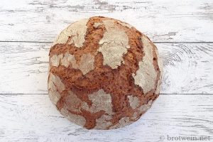 Roggenmischbrot mit Sauerteig (80:20) - Einfaches Bauernbrot