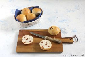Rosinenbrötchen Rezept
