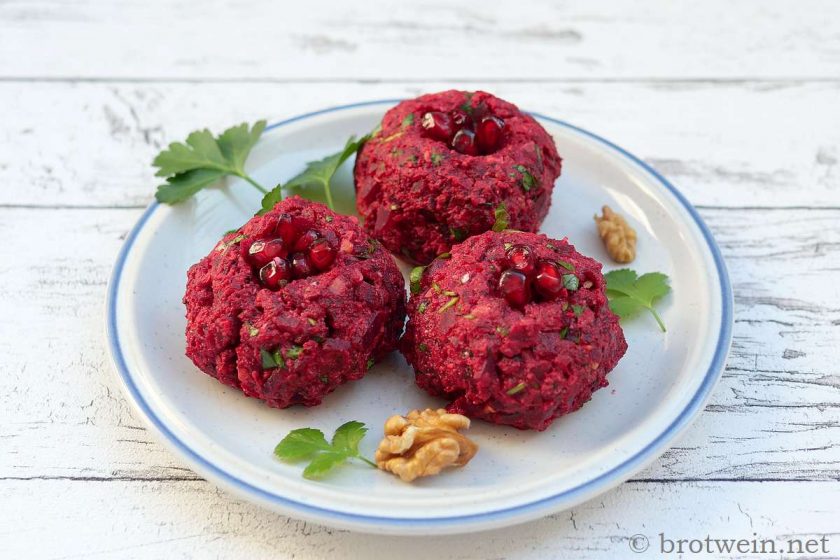 Rote Bete Salat mit Walnuss auf georgische Art - Brotwein Rote Bete Salat mit Walnuss auf georgische Art - Brotwein