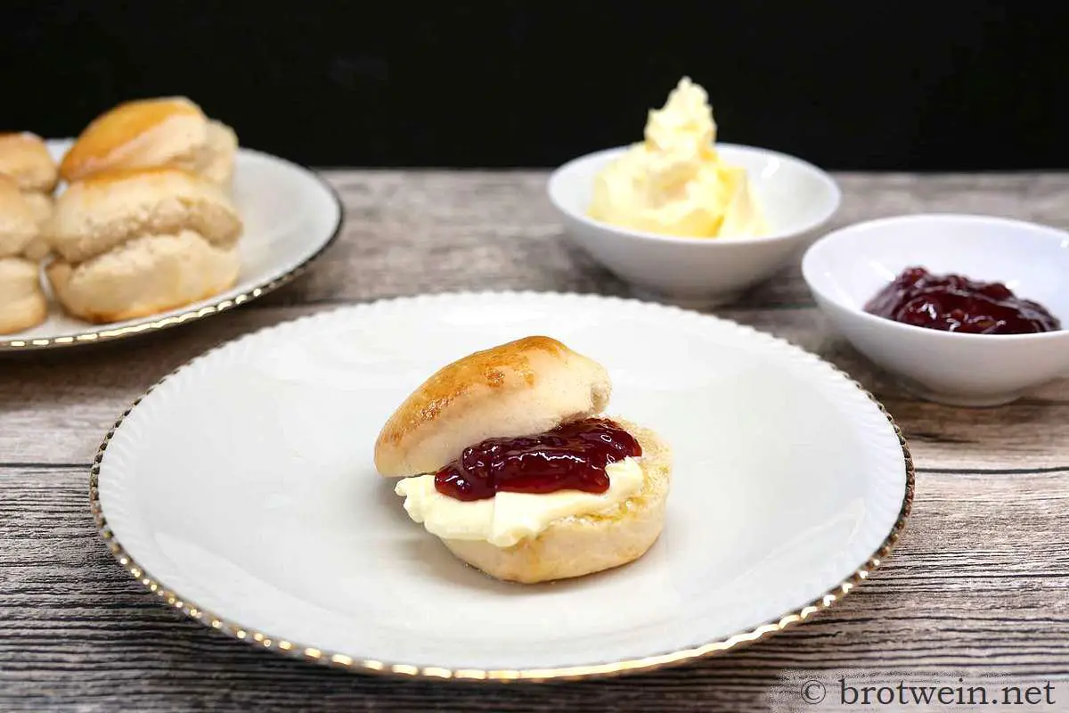 Scones Backen Rezept Fur Klassisches Geback Zum 5 Uhr Tee Brotwein