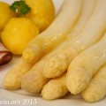 Spargel klassisch mit Butter, Schinken und Kartoffeln