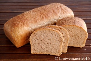 Toastbrot mit Dinkelmehl und Weizenmehl 50:50