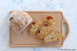 Tomatenbrot – Rezept für Brot mit getrockneten Tomaten