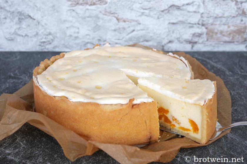 Tränenkuchen / Tränchenkuchen - Rezept für Käsekuchen mit Baiser - Brotwein Tränenkuchen / Tränchenkuchen - Rezept für Käsekuchen mit Baiser - Brotwein