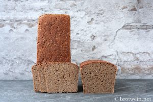 Vollkorn Kastenbrot als Schrot Brot