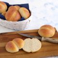 Weggli - Schweizer Milchbrötchen