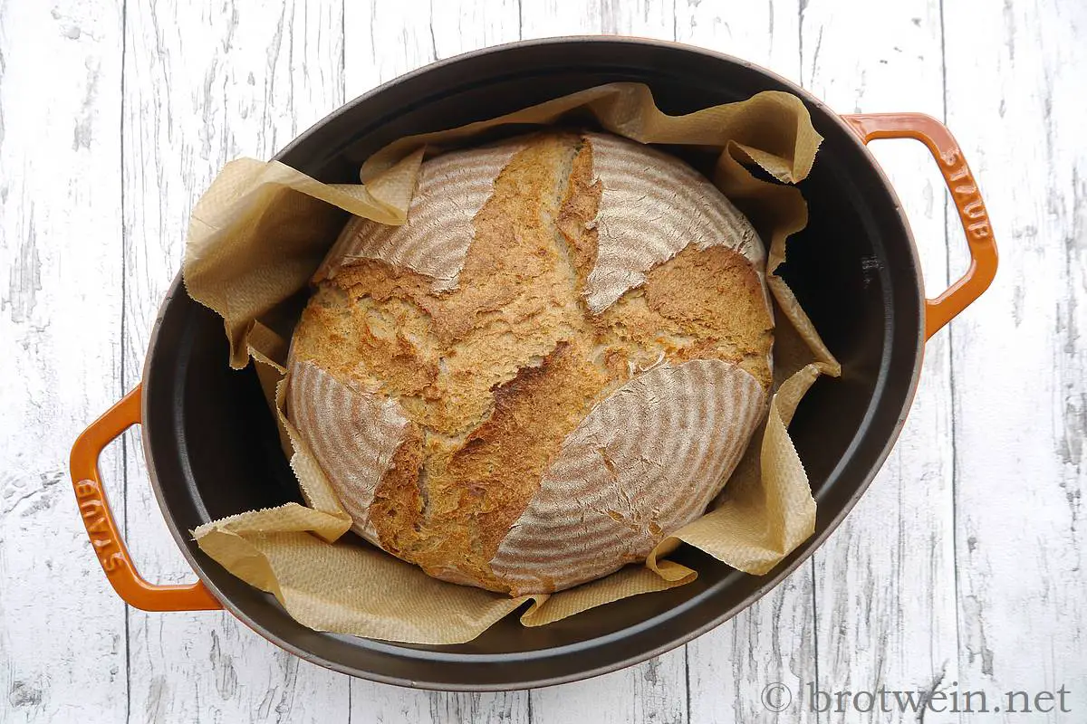 Brot: Topfbrot mit Sauerteig - einfaches Weizen-Roggen-Mischbrot