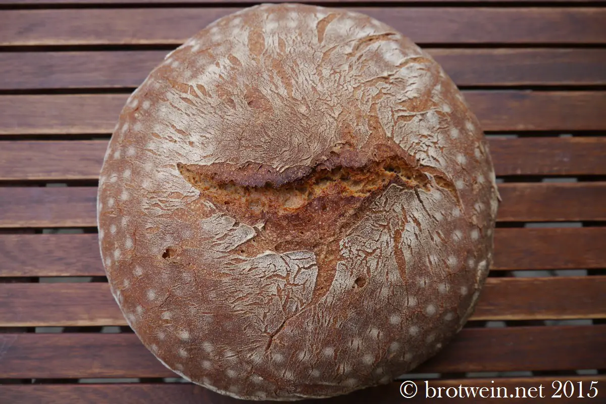 Brot: Bauernbrot Weizen-Roggen 70:30 mit Brotgewürz und Sauerteig (Roggensauerteig)