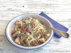 Pasta: Spaghetti mit Walnuss-Thymian-Pesto und Hühnchen
