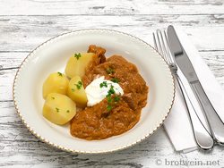 Szegediner Gulasch - Ungarisches Sauerkraut Gulasch