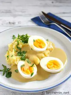 Eier in Senfsauce und Kartoffelpüree