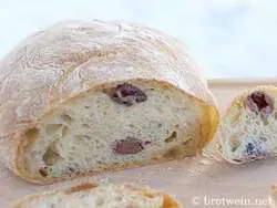 Olivenbrot Rezept - Brot mit Oliven selber backen