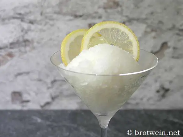 Zitronensorbet Rezept - erfrischend fruchtig - Brotwein