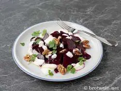 Rote Bete Salat mit Walnüssen und Joghurt