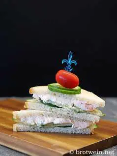 Sandwich mit Lachsaufstrich