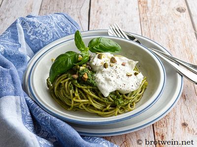 Pasta mit Pistazienpesto