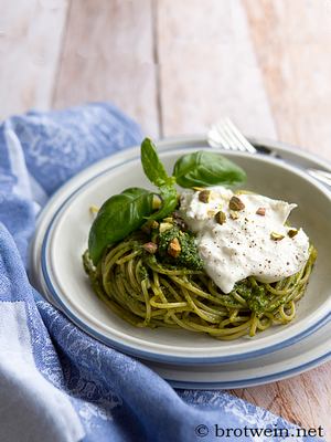 Pasta mit Pistazienpesto